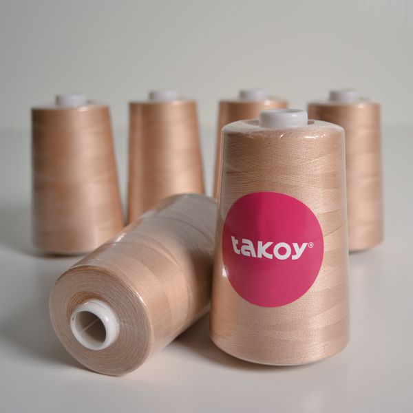 Overlock/coverlock polyester tråd TKY 5000 färg ljusbrun