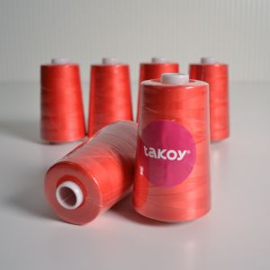 Overlock/coverlock polyester tråd TKY 5000 färg röd