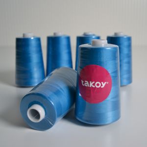Overlock/coverlock polyester tråd TKY 5000 färg blå